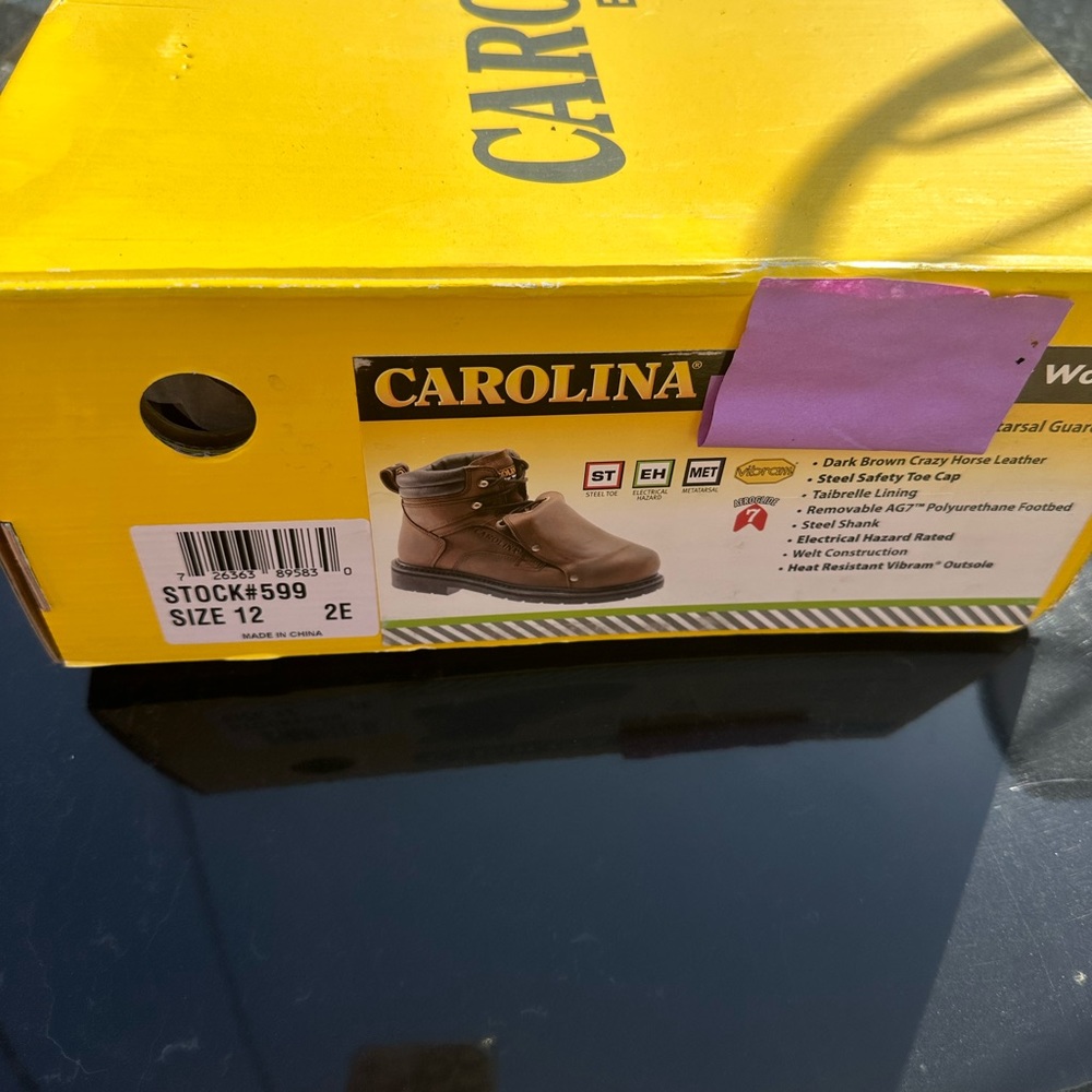 Im selling BEAND NEW Carolina STEEL TOE WITH TOE CAP boots! W/ box.  $100.00